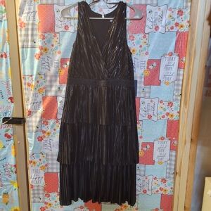 NWT TOMMY HILFIGER METALLIC PLEATED TIERED DRESS